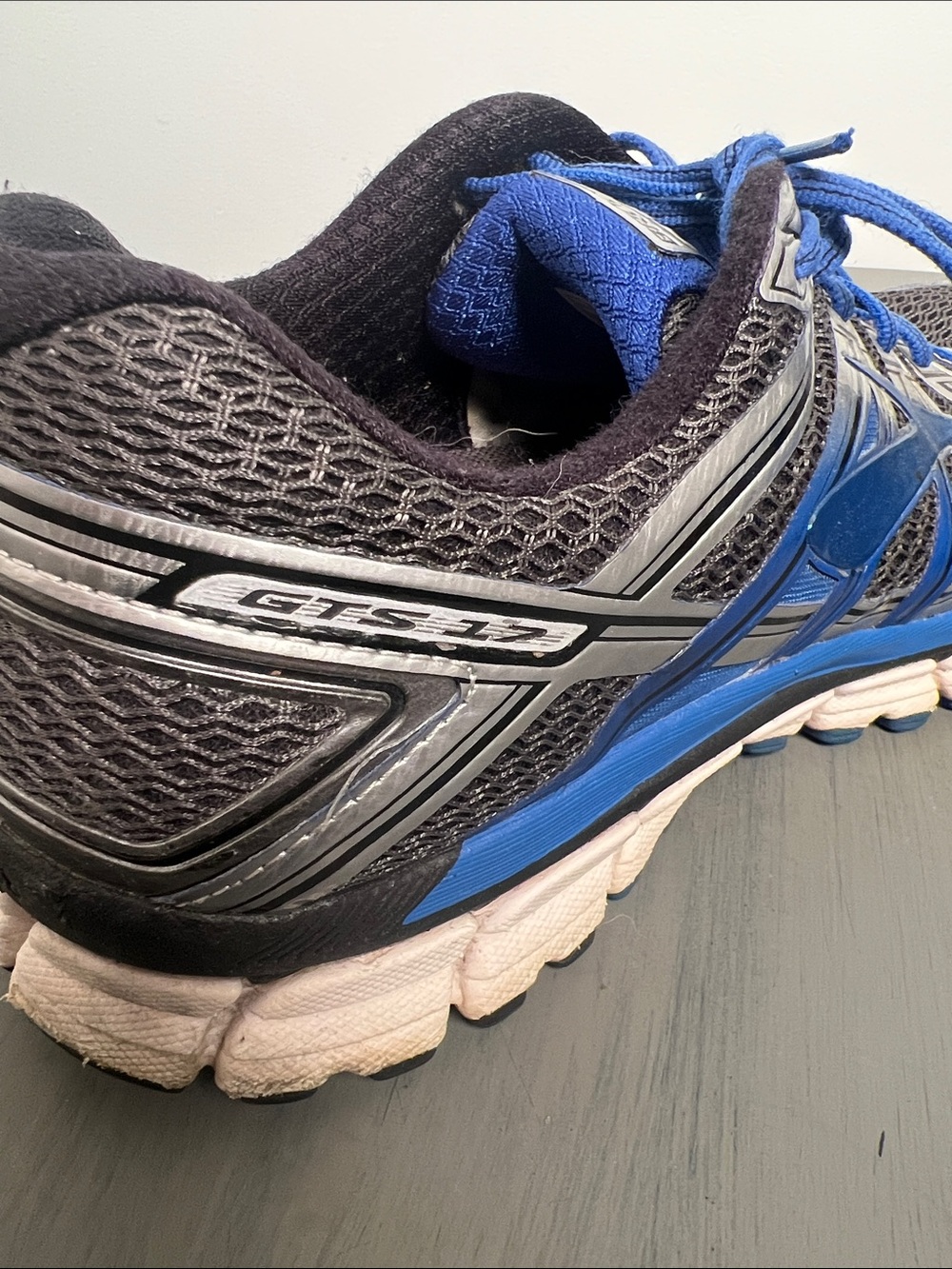 Brooks GTS Adrenaline 17. Running Shoes in Black and Blue size 14 wide. Men’s - Picture 14 of 16
